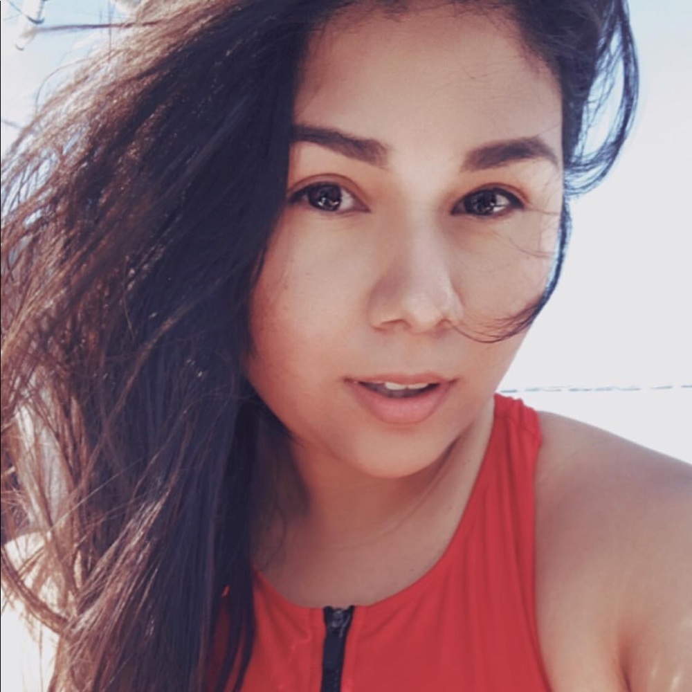 Meet your Posher, Corina